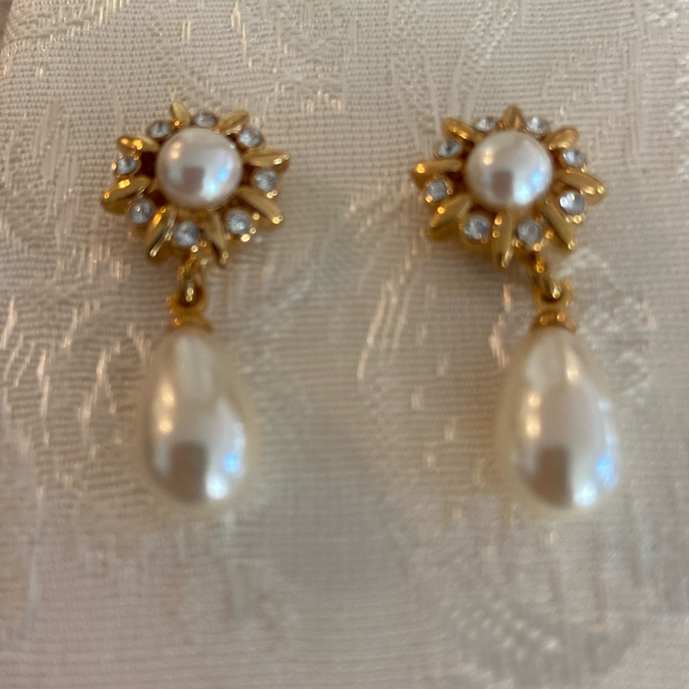 Vintage Gold Teardrop Pearl Earrings